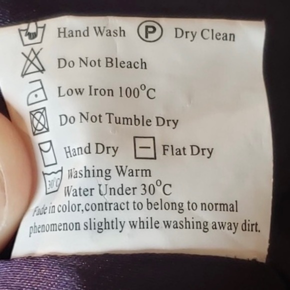 PEPPE PELUSO ~ Fabulous Cropped Plum Jacket with Oversized Buttons ~ Size Small - Picture 5 of 6